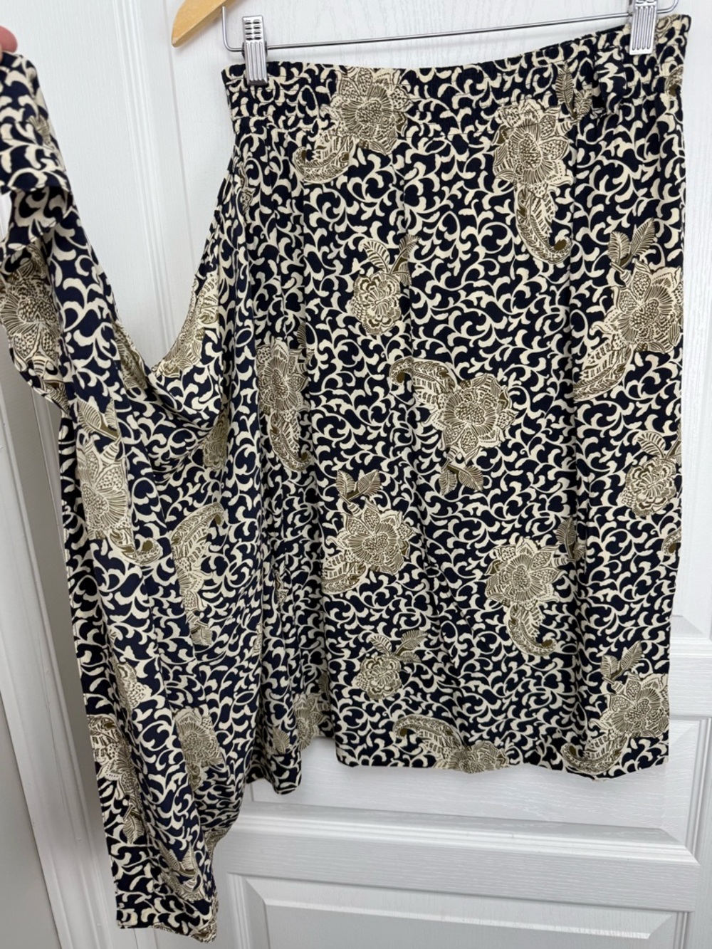 Vintage Escada Silk Floral Faux Wrap Skirt Size 38 = US 6 Small Medium 90s - Picture 7 of 11
